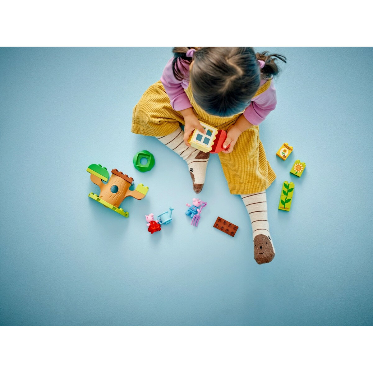 Klocki DUPLO 10431 Peppa Pig Ogród i domek na drzewie Peppy - obrazek 6