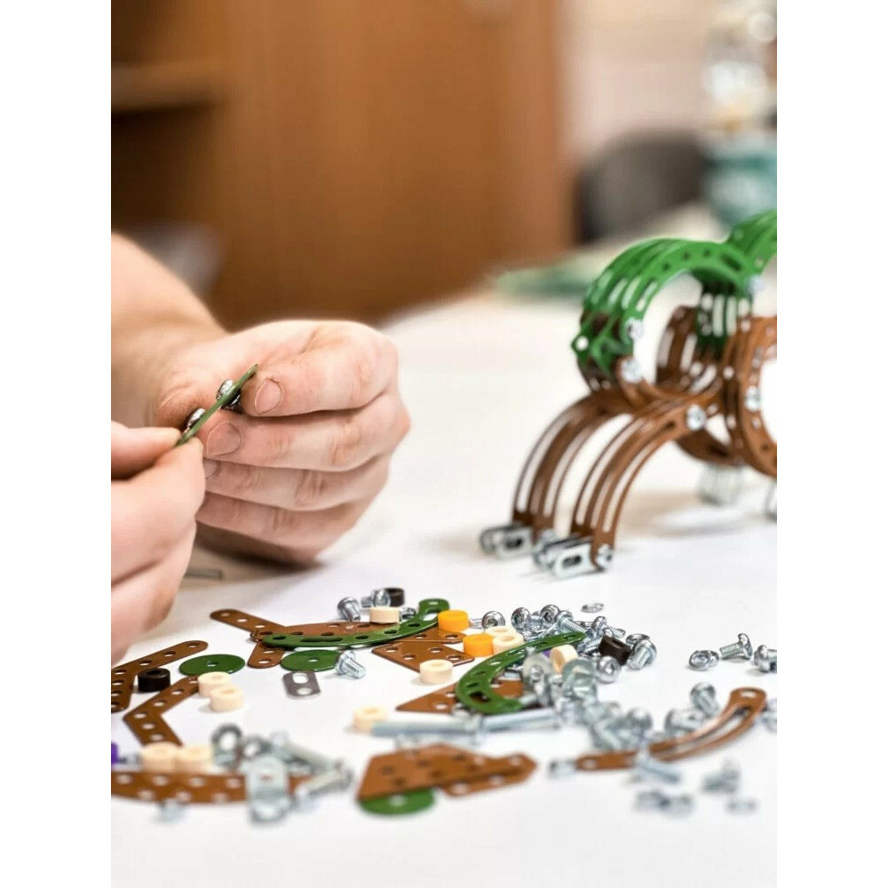 Zestaw konstrukcyjny Mały Konstruktor Dinozaury Triceratops - obrazek 6