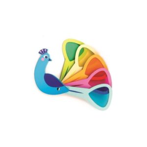 Drewniany paw z kolorowymi szybkami