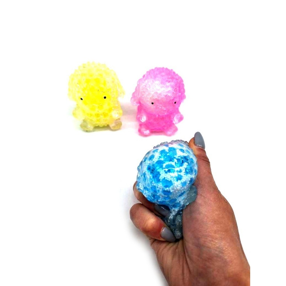 Gniotek piesek z kuleczkami i plastopianką