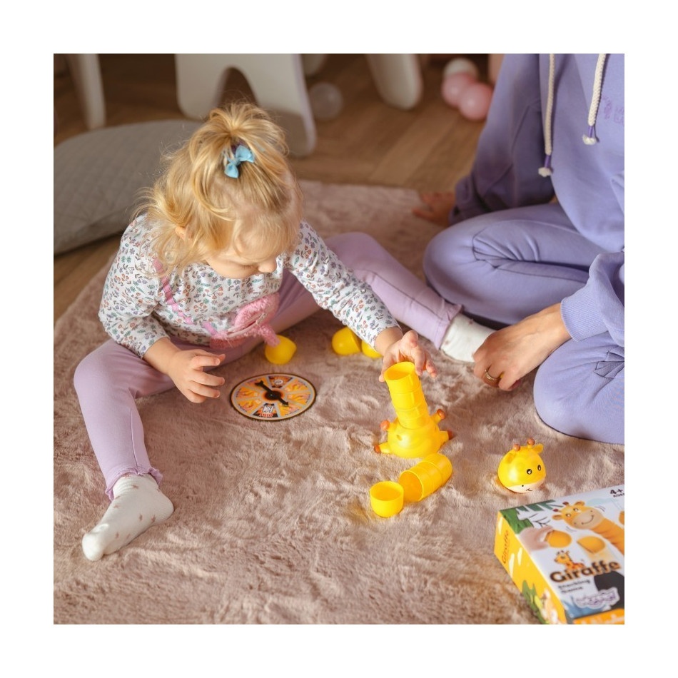 Gra zręcznościowa układanie kubeczków z żyrafką - obrazek 5