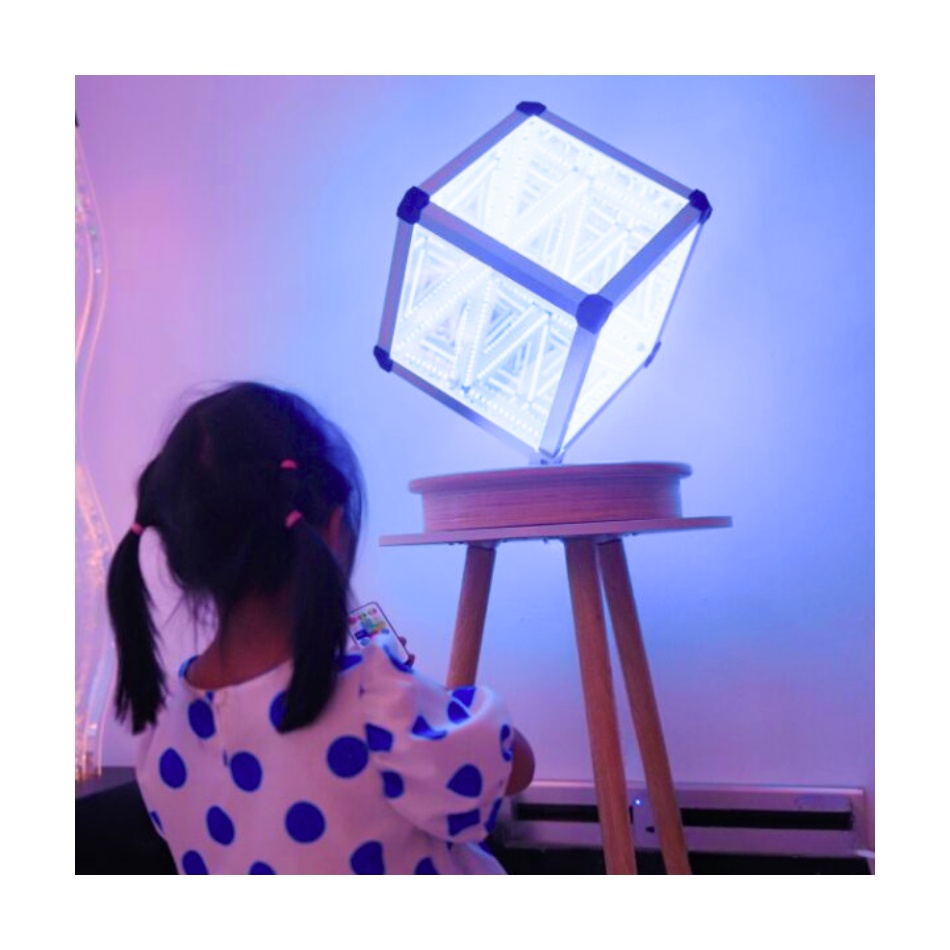 Kostka nieskończoności LED 25 cm - obrazek 4