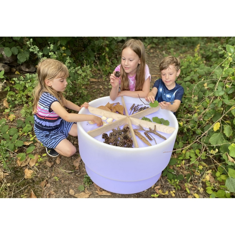 Podświetlany stół z drewnianymi elementami do sortowania - obrazek 2