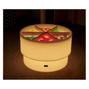 Podświetlany stół z drewnianymi elementami do sortowania