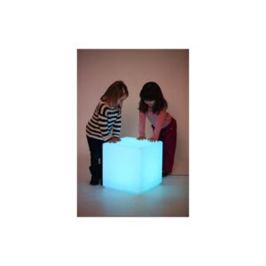 Świetlisty kolorowy sześcian