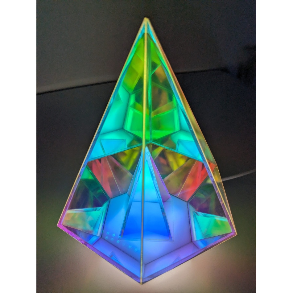 Świetlisty trójkąt 3D - obrazek 4