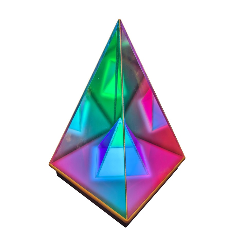Świetlisty trójkąt 3D - obrazek 2