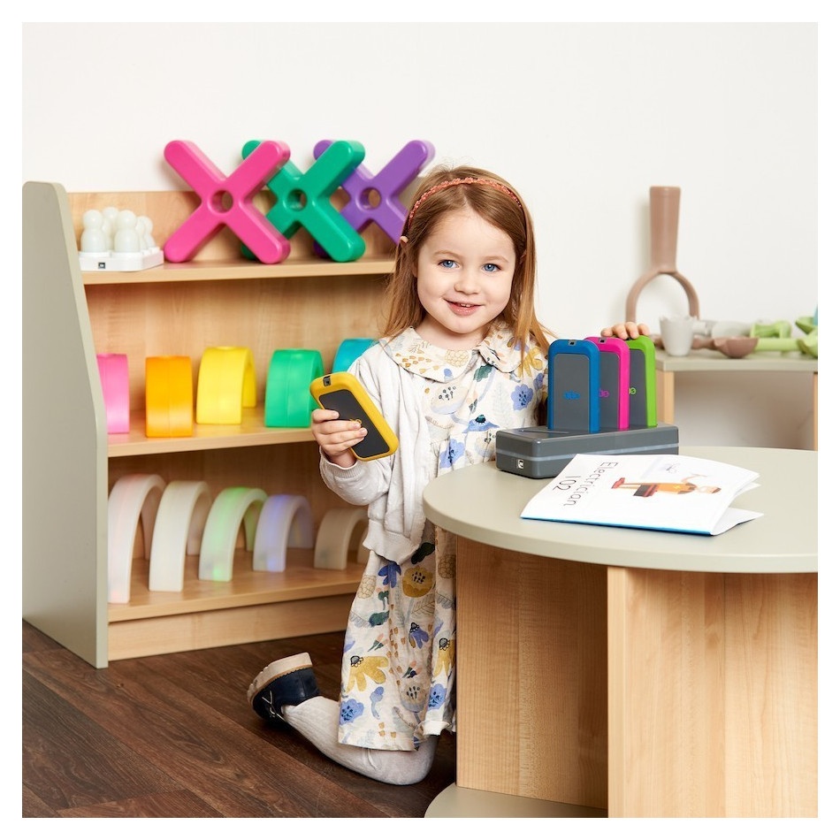 Zestaw telefonów komórkowych z podstawą ładującą - obrazek 2