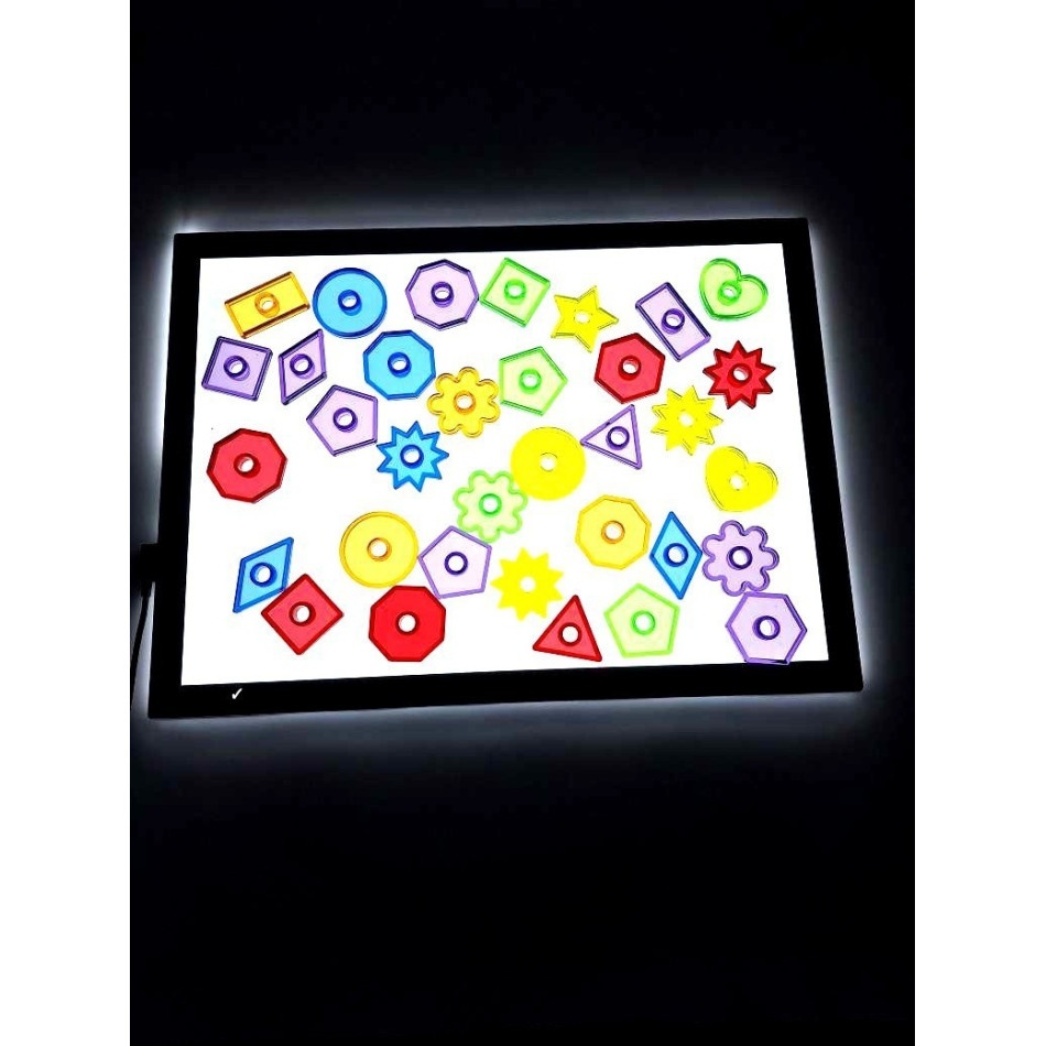 Zestaw transparentnych guzików do przewlekania